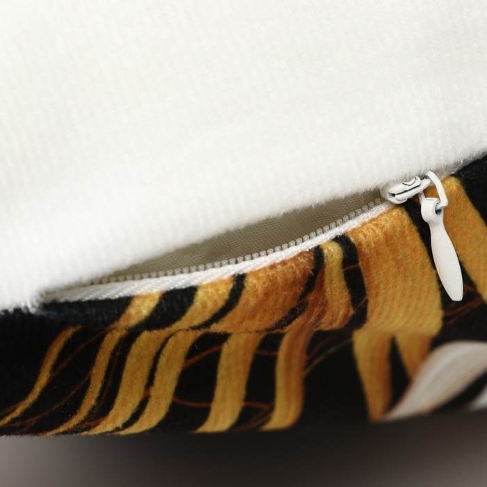 Чехол на подушку Этель Чехол на подушку Этель "Dark tropics" 40х40 см, велюр, 100% п/э