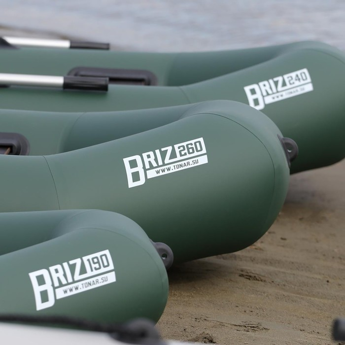 Лодка «Бриз 190» с гребками, цвет зелёный Лодка «Бриз 190» с гребками, цвет зелёный