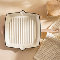 Сковорода гриль чугунная со сливом SL Home, d=26 см, h=4,5 см, эмалированное покрытие, индукция, цвет бежевый Сковорода гриль чугунная со сливом SL Home, d=26 см, h=4,5 см, эмалированное покрытие, индукция, цвет бежевый