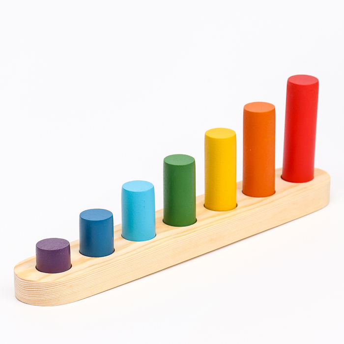 Пирамида &laquo;Радуга из цилиндров&raquo;