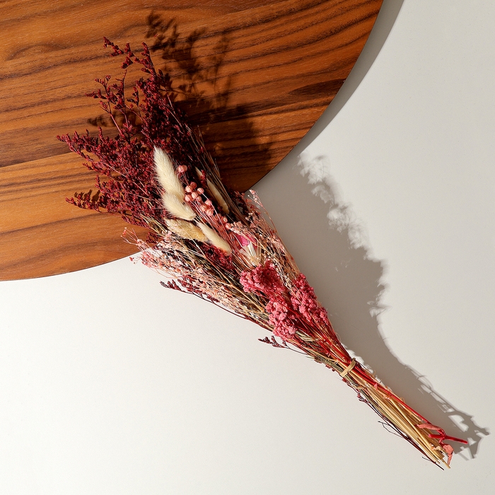 Букет из сухоцветов &laquo;Притяжение&raquo;, 52 &times; 12 &times; 8 см