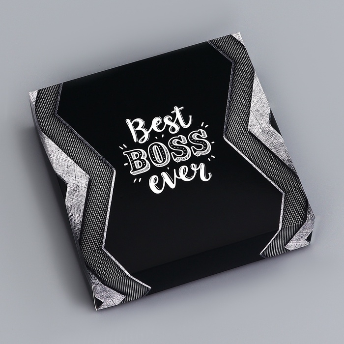 Коробка для конфет 4 шт без окна Коробка для конфет 4 шт без окна "Лучшему мужчине", 12,6 х 12,6 х 3,5 . Кондитерская упаковка