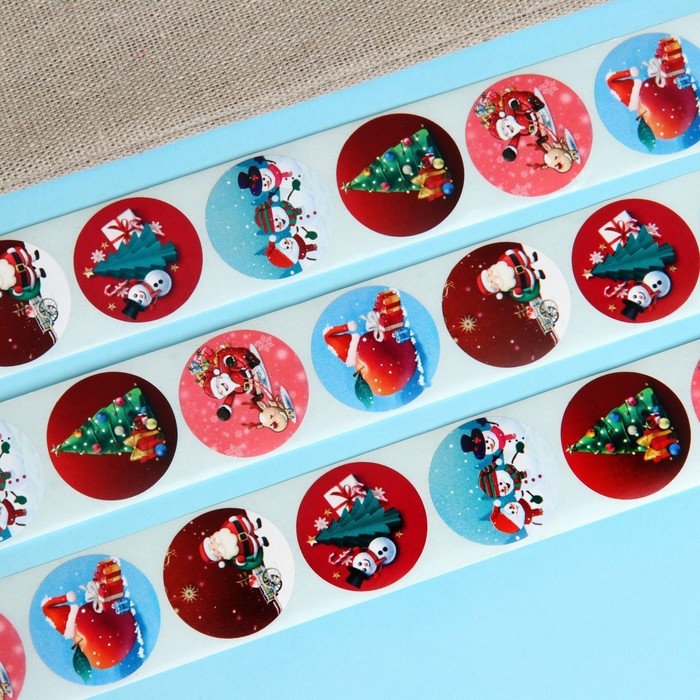 Новый год. Наклейки в рулоне "Снеговики", 500 шт, 2,5 х 2,5 см