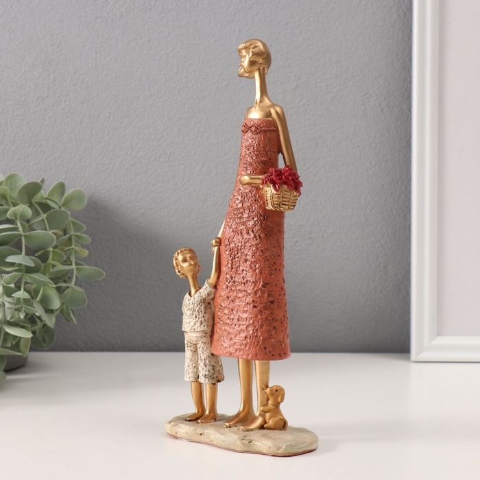 Сувенир полистоун "Мама с сыном с корзинкой цветов" красно-бордовый 5х9,8х24 см