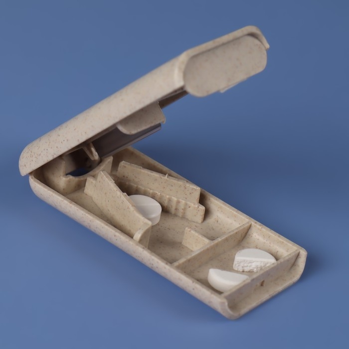 Таблетница с делителем, 8 &times; 4 &times; 1,5 см, 1 секция, цвет МИКС