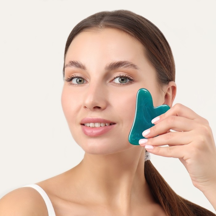 Массажёр гуаша &laquo;Сердце&raquo;, 8,5 &times; 5,5 см, цвет изумрудный