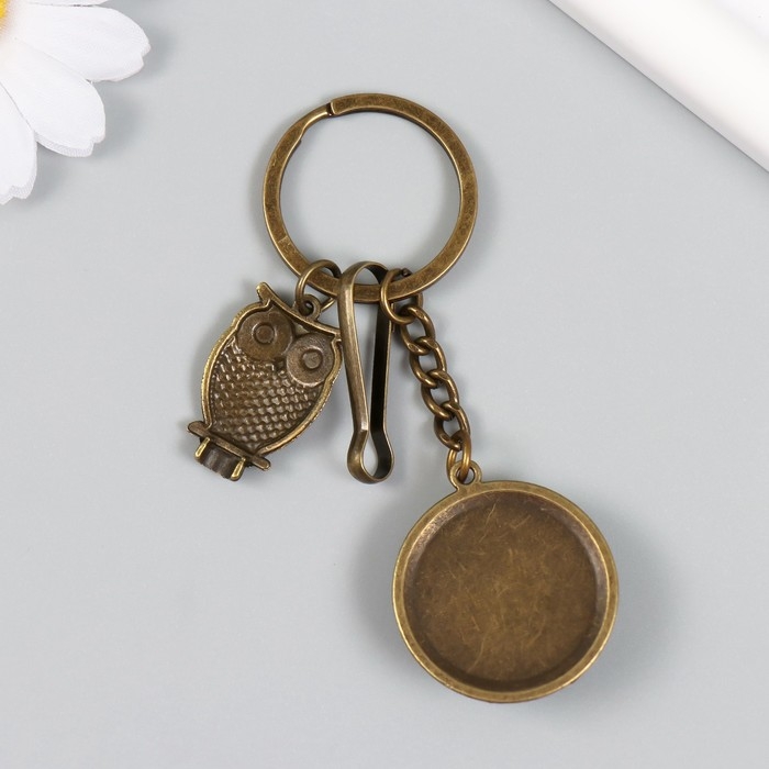 Брелок металл, стекло с карабином "Филин в медальоне" бронза 9,5 см