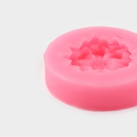 Молд Доляна «Цветок», силикон, 4,5×4,5×1,4 см, цвет МИКС Молд Доляна «Цветок», силикон, 4,5×4,5×1,4 см, цвет МИКС