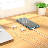 Наушники Hoco M88, проводные, вакуумные, микрофон, Jack 3.5 мм, 1.2 м, белые Наушники Hoco M88, проводные, вакуумные, микрофон, Jack 3.5 мм, 1.2 м, белые