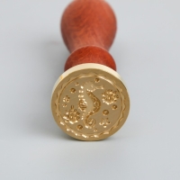 Печать для сургуча с деревянной ручкой "Морской конёк" 9х2,5х2,5 см Печать для сургуча с деревянной ручкой "Морской конёк" 9х2,5х2,5 см