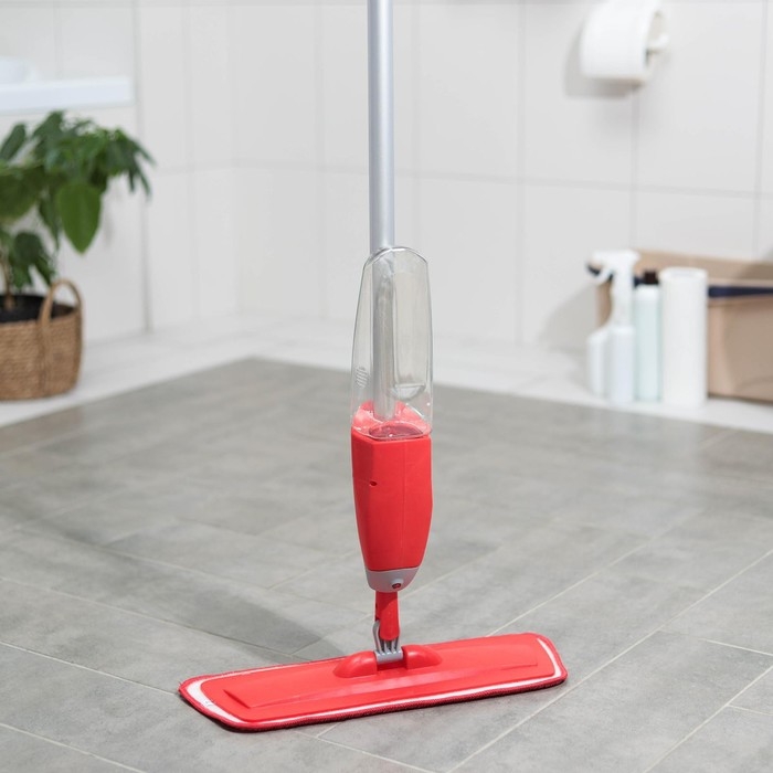 Швабра для мытья пола с распылителем Доляна, насадка из микрофибры 40&times;14 см, металлическая ручка 125 см, цвет МИКС