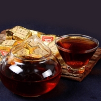 Китайский выдержанный чай Шу Пуэр "ДЖЕКИЧАЙ", кубик, Юньнань, новый год, 100 г Китайский выдержанный чай Шу Пуэр "ДЖЕКИЧАЙ", кубик, Юньнань, новый год, 100 г