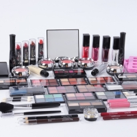 Набор профессиональной косметики"Miss Young" №10 Набор профессиональной косметики"Miss Young" №10