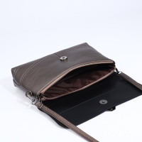 Сумка-клатч на магните, длинный ремень, цвет бронзовый Сумка-клатч на магните, длинный ремень, цвет бронзовый