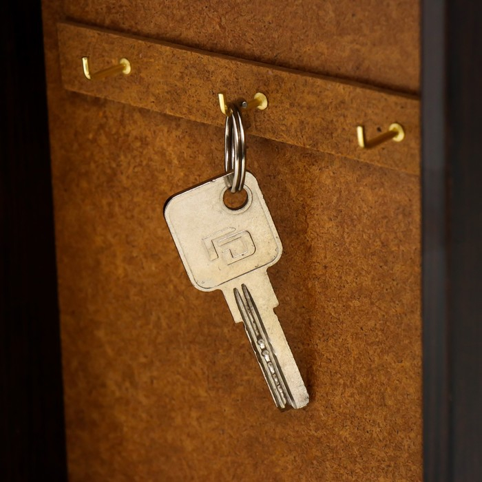 Ключница "Герб" венге 17х22 см