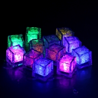 Набор для купания в ванной &laquo;Светящиеся кубики&raquo;, 12 шт.