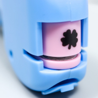 Набор фигурных дыроколов в сундуке (набор 36 шт) с держателем 20х26х4 см МИКС