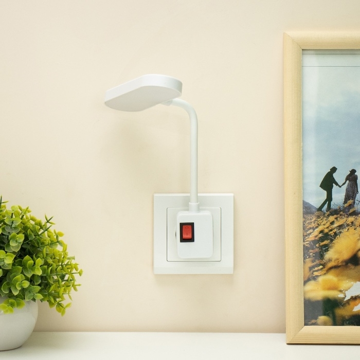 Бра в розетку Бра в розетку "Берд" LED 7Вт белый 1,5х12х21 см