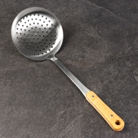 Шумовка для казана 42см, диаметр 16см, дерев ручка Шумовка для казана 42см, диаметр 16см, дерев ручка