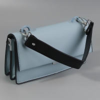 Ручка для сумки, с карабинами, 35 &plusmn; 1 см &times; 3,5 см, цвет чёрный/серебряный