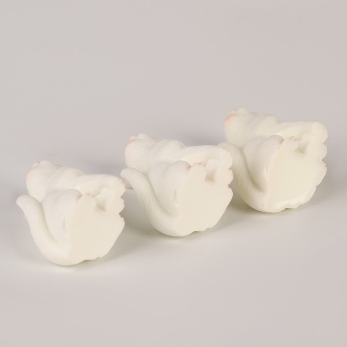 Миниатюра кукольная «Милый котик», набор 3 шт., размер 1 шт. — 1,5 × 2,4 × 4 см Миниатюра кукольная «Милый котик», набор 3 шт., размер 1 шт. — 1,5 × 2,4 × 4 см