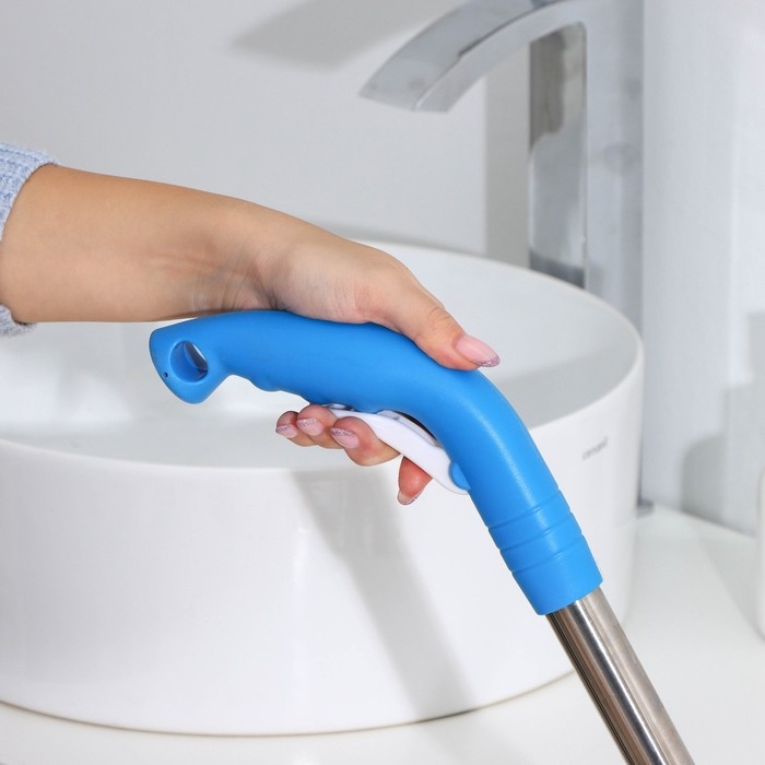 Швабра для мытья пола с распылителем и щёткой Доляна, насадка из микрофибры 42&times;14 см, стальная ручка 120 см, цвет МИКС