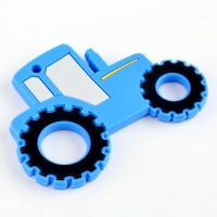 Прорезыватель силиконовый для зубов &laquo;Трактор&raquo;, цвет синий