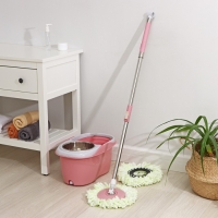 Швабра с отжимом и ведро с металлической центрифугой Доляна, 46,5×28,5×23,5 см, 10 л, телескопическая ручка 86-117,5 см, дополнительная насадка из микрофибры 15,5 см, цвет розовый Швабра с отжимом и ведро с металлической центрифугой Доляна, 46,5×28,5×23,5 см, 10 л, телескопическая ручка 86-117,5 см, дополнительная насадка из микрофибры 15,5 см, цвет розовый