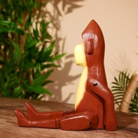 Сувенир "Обезьянка" висячие лапки, дерево 40 см