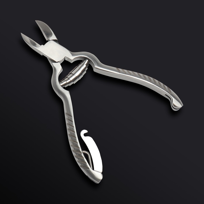 Кусачки педикюрные «Premium», с фиксатором, усиленные, 13,8 см, длина лезвия - 19 мм, цвет серебристый Кусачки педикюрные «Premium», с фиксатором, усиленные, 13,8 см, длина лезвия - 19 мм, цвет серебристый