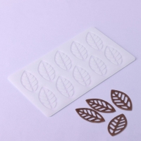 Форма для шоколада &laquo;Листья вишни&raquo;, силикон, 10 ячеек, 23&times;13&times;0,3 см, цвет прозрачный