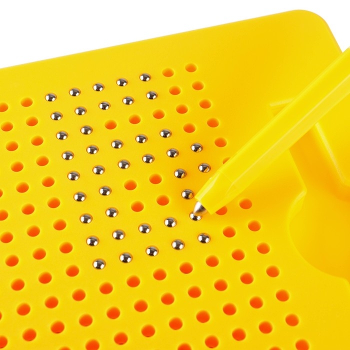 Планшет обучающий &laquo;Магнитное рисование: Лео и Тиг&raquo;, 380 отверстий, цвет жёлтый