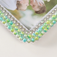 Фоторамка пластик 10х15 см "Зелёно-голубой жемчуг стразы" закруглённые углы 1,8х12,5х17,5 см 10527 Фоторамка пластик 10х15 см "Зелёно-голубой жемчуг стразы" закруглённые углы 1,8х12,5х17,5 см 10527