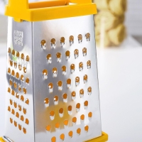 Тёрка &laquo;Комфорт&raquo;, 4 грани и контейнер 450 мл, 11&times;8,5&times;27 см, цвет МИКС