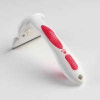 Дешеддер средний со съёмным лезвием, 15 х 7,8 см, бело-розовый Дешеддер средний со съёмным лезвием, 15 х 7,8 см, бело-розовый