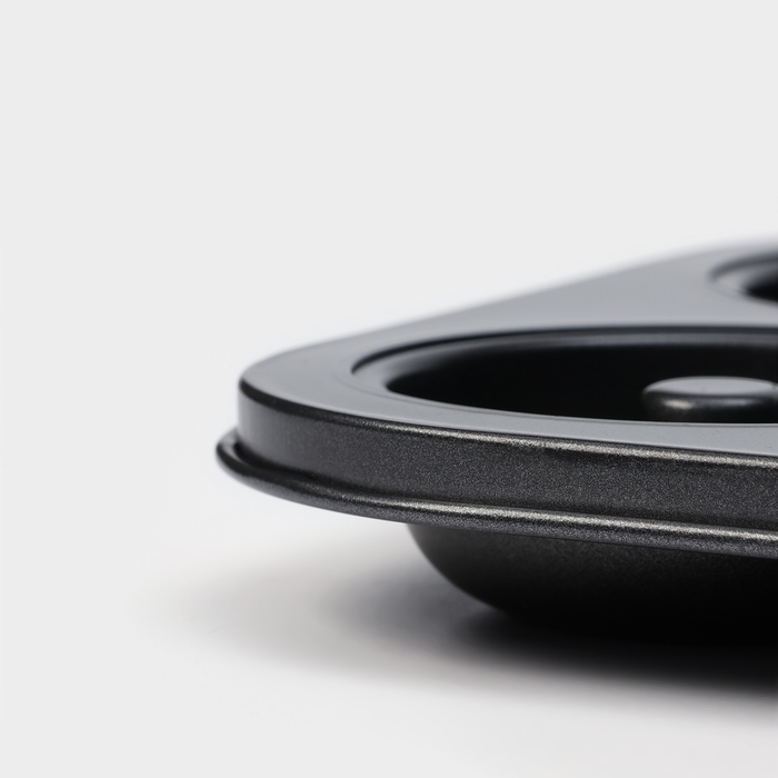 Форма для выпечки Доляна «Пончики», 26,5×17 см, 6 ячеек, антипригарное покрытие, цвет чёрный Форма для выпечки Доляна «Пончики», 26,5×17 см, 6 ячеек, антипригарное покрытие, цвет чёрный