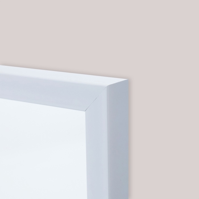 Зеркало настенное, в раме 50х70 см Зеркало настенное, в раме 50х70 см