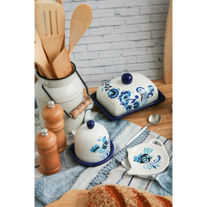 Маслёнка Доляна &laquo;Свиристель&raquo;, 17&times;12,5&times;8 см, цвет белый