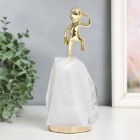 Сувенир "Человек и льдина" 10х10х20 Сувенир "Человек и льдина" 10х10х20