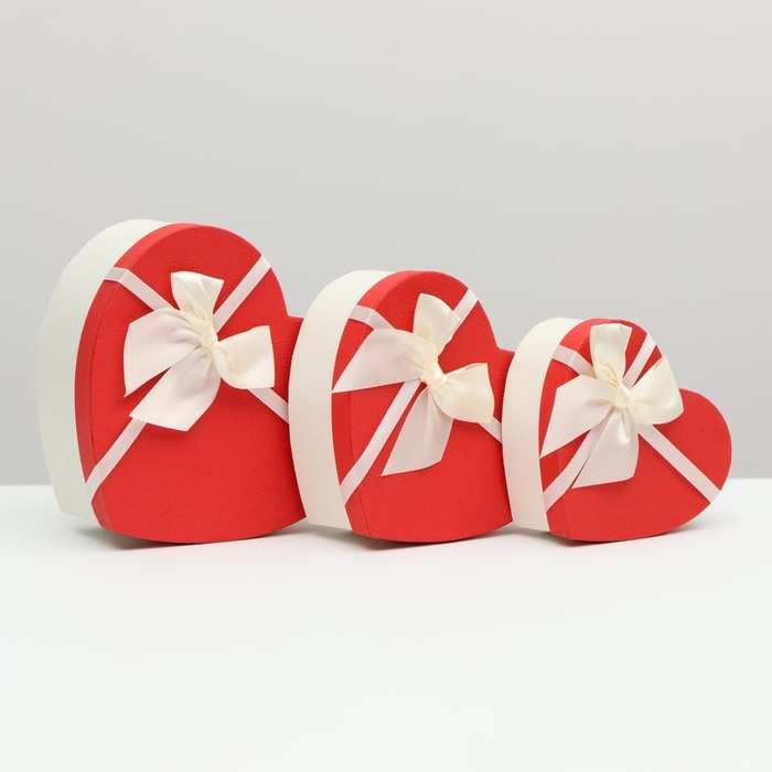 Набор коробок 3 в 1 сердца Набор коробок 3 в 1 сердца "Белый бант", 22 x 20 x 9; 19 x 17 x 7,5; 16 x 13,5 x 6 см