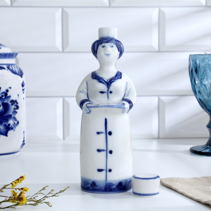 Штоф &laquo;Медсестра&raquo;, 0,25 л, 20 см, гжель