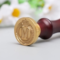 Печать для сургуча с деревянной ручкой "Корона с буквой M" 9х2,5х2,5 см Печать для сургуча с деревянной ручкой "Корона с буквой M" 9х2,5х2,5 см