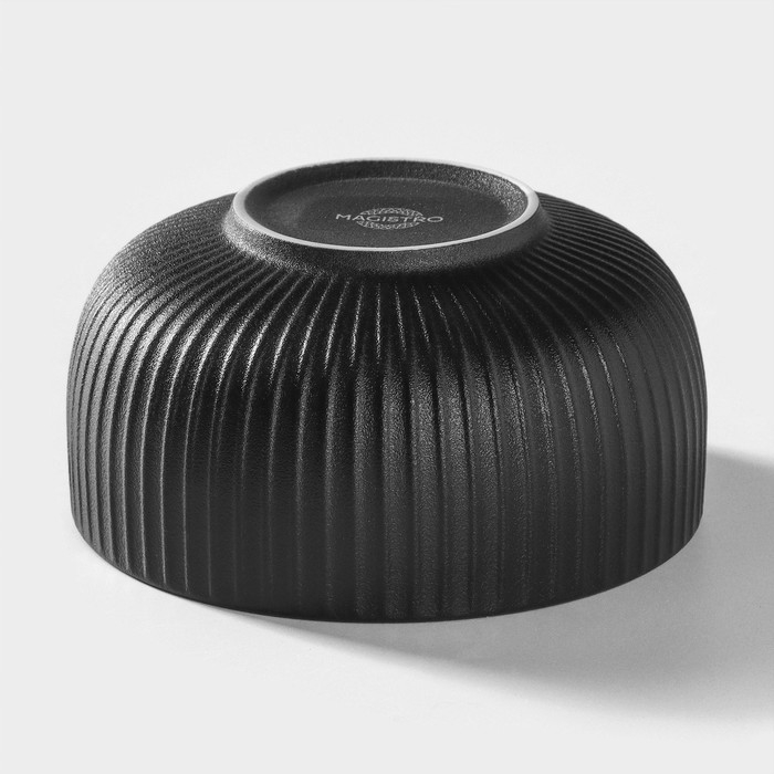 Миска фарфоровая Magistro Line, 850 мл, d=15 см, цвет чёрный Миска фарфоровая Magistro Line, 850 мл, d=15 см, цвет чёрный