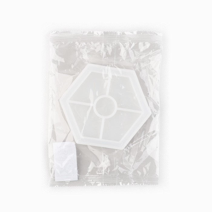 Молд силиконовый универсальный. Формочка для творчества «Поддон Шестиугольник», 10,5 х 12 см Молд силиконовый универсальный. Формочка для творчества «Поддон Шестиугольник», 10,5 х 12 см