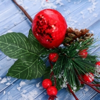 Декор "Зимнее очарование" шишка жёлудь ягоды, 30 см