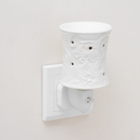 Ночник "Узор" белый 7,8х7,8х12 см Ночник "Узор" белый 7,8х7,8х12 см