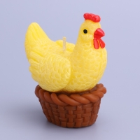 Декоративная свеча "Курочка в корзинке" Декоративная свеча "Курочка в корзинке"