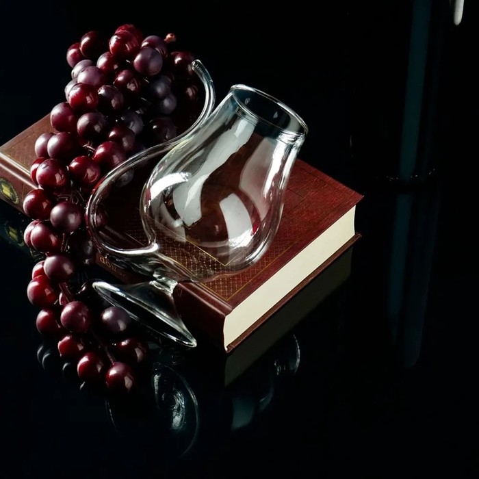 Бокал из стекла с трубочкой для вина Magistro «Пантера», 300 мл Бокал из стекла с трубочкой для вина Magistro «Пантера», 300 мл