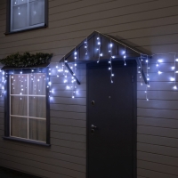 Гирлянда «Бахрома» 12 × 0.7 м, IP44, УМС, белая нить, 240 LED, свечение белое, мерцание, 220 В Гирлянда «Бахрома» 12 × 0.7 м, IP44, УМС, белая нить, 240 LED, свечение белое, мерцание, 220 В