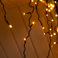 Гирлянда &laquo;Бахрома&raquo; 4 &times; 0.6 м, IP44, тёмная нить, 180 LED, свечение жёлтое, 8 режимов, 220 В